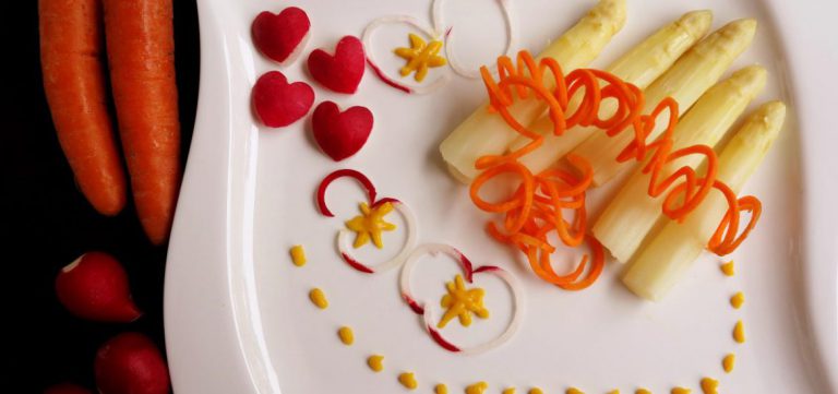 Spargelspitzen mit Mangosoße