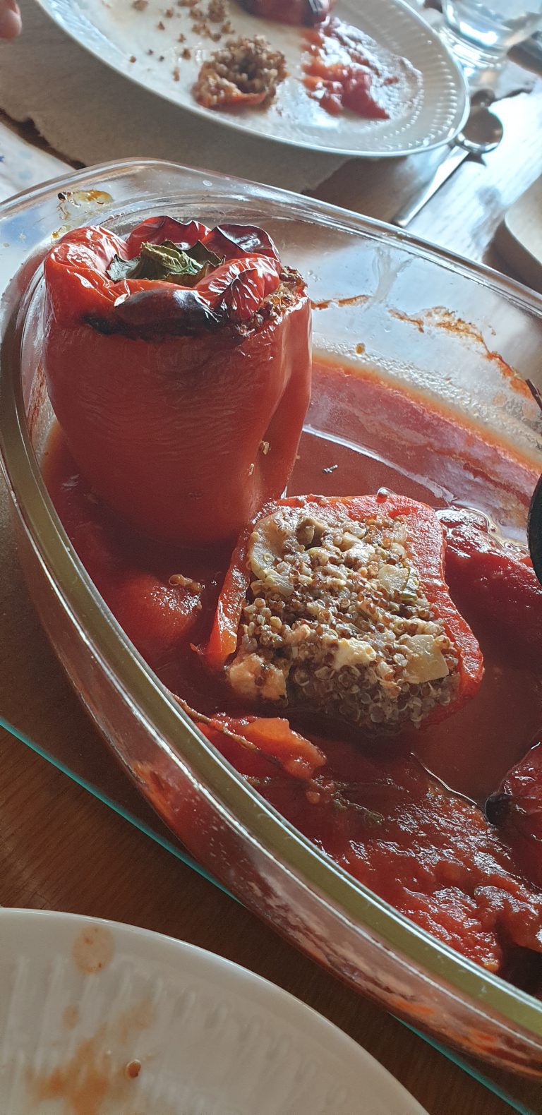 Gefüllte Paprika mit rotem Quinoa