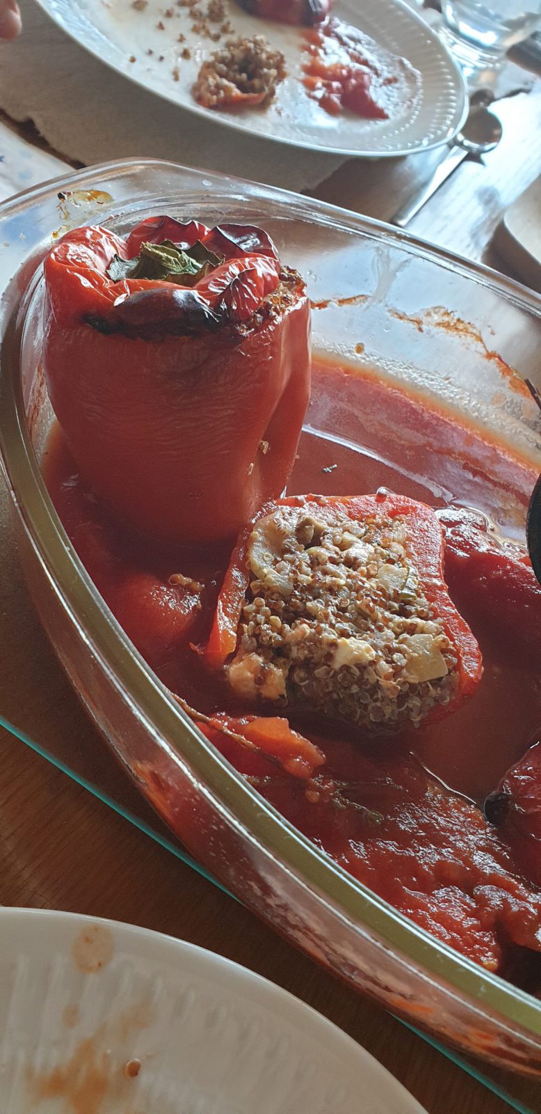 Gefüllte Paprika mit rotem Quinoa